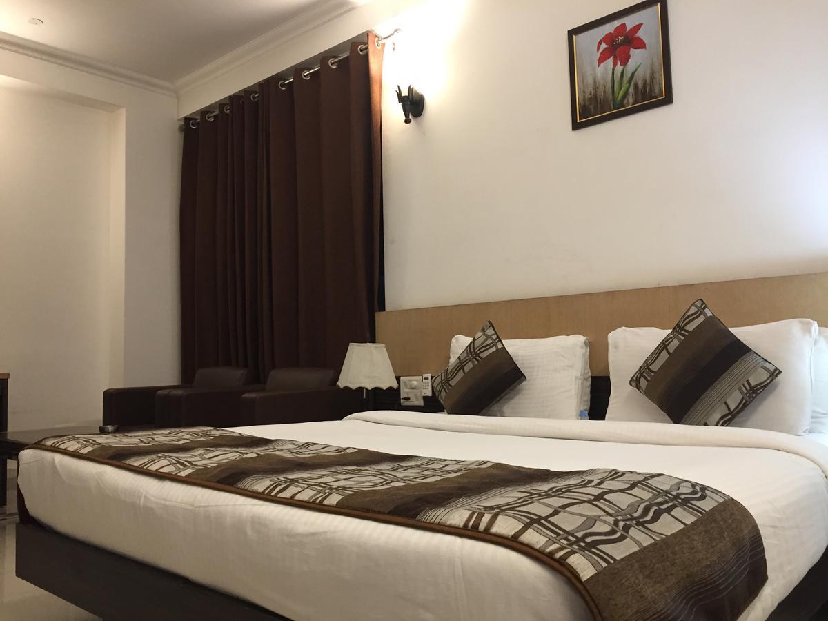 Cyber Inn Gurgaon Eksteriør bilde